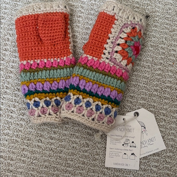 Woodstock Crochet Handwarmer by French Knot - Picture 3 of 6